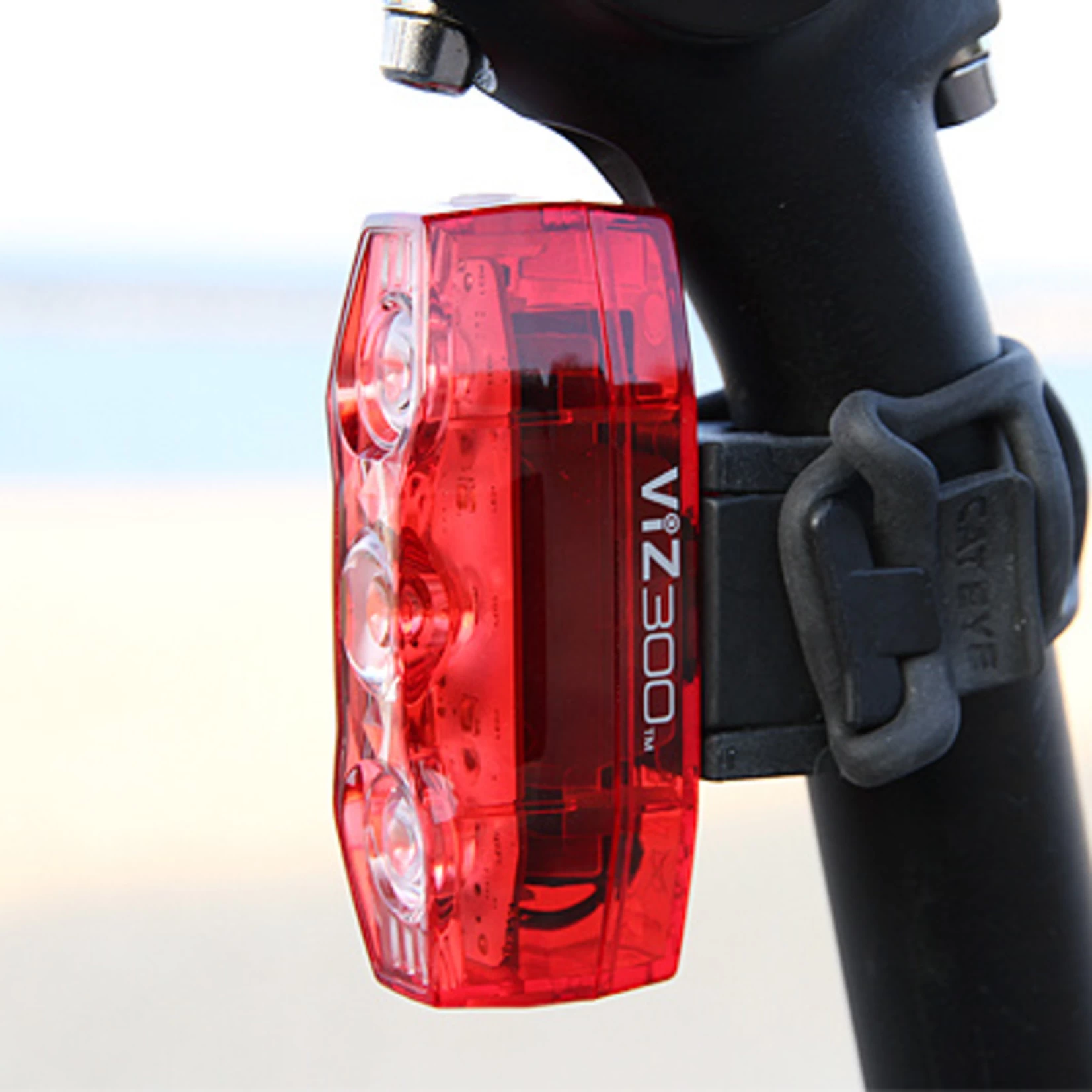 CATEYE VIZ 300 REAR LIGHT - Image 4