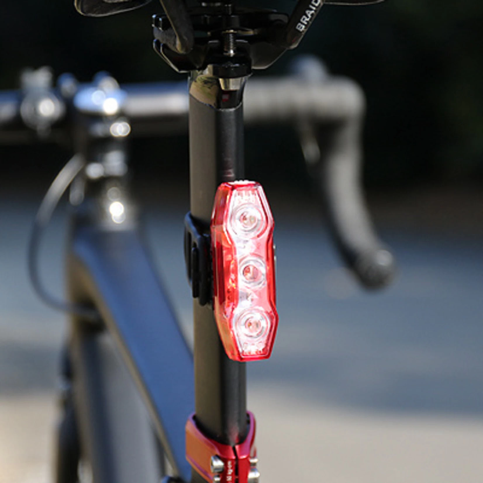 CATEYE VIZ 300 REAR LIGHT - Image 8