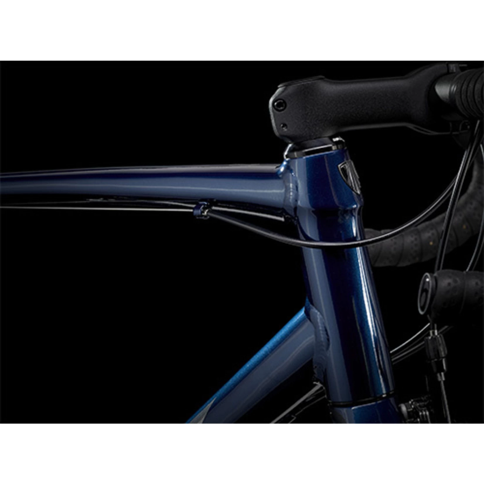 TREK DOMANE AL 2 RIM BLACK / BLUE DISC - Image 6